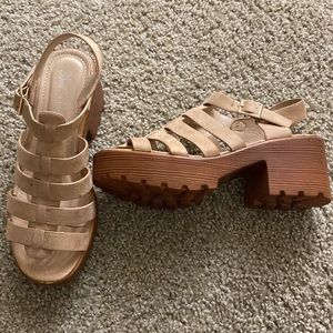 Suede Block Heal